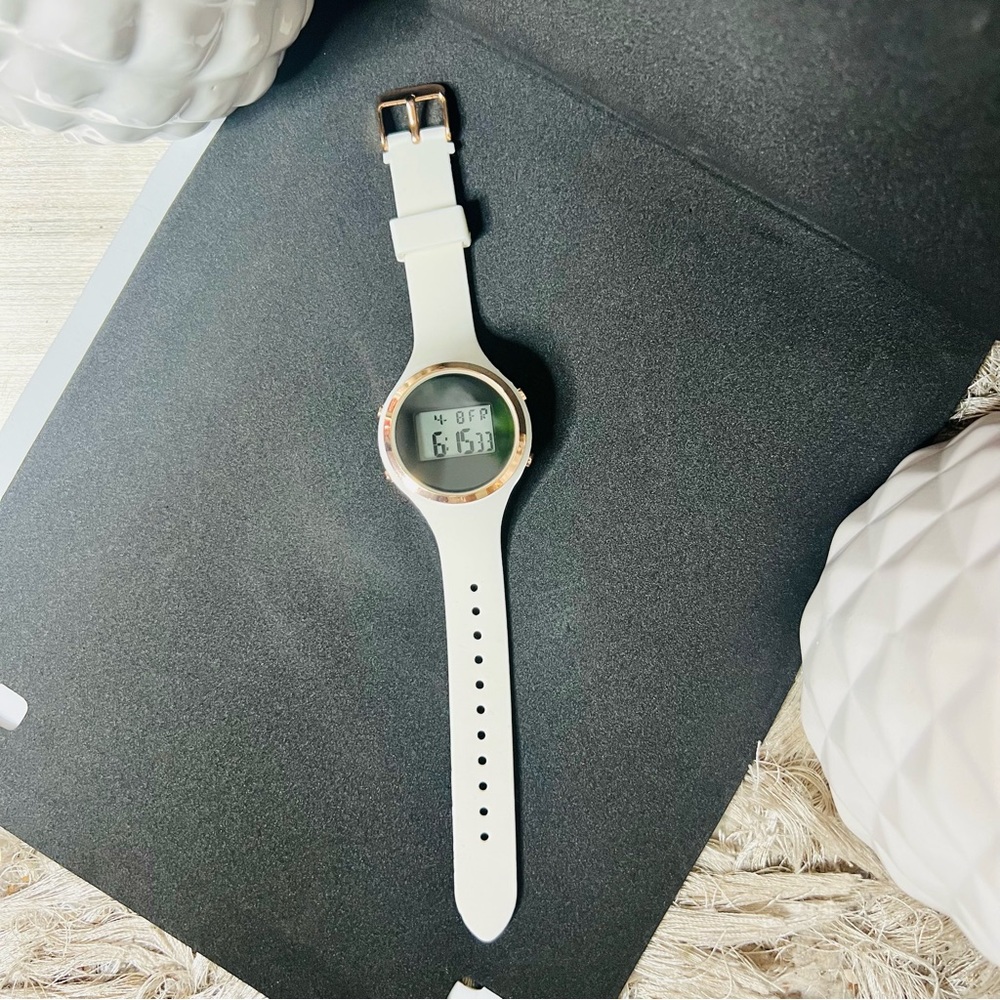 White Silicone Watch - image 2